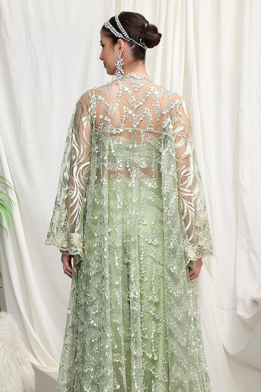 Roop-Sari-Ladies-Suit