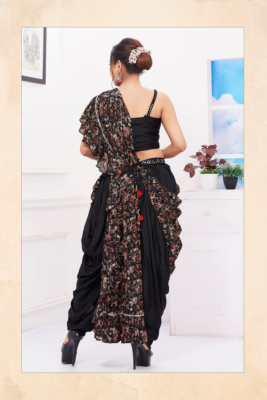 Roop-Sari-Ladies-Suit