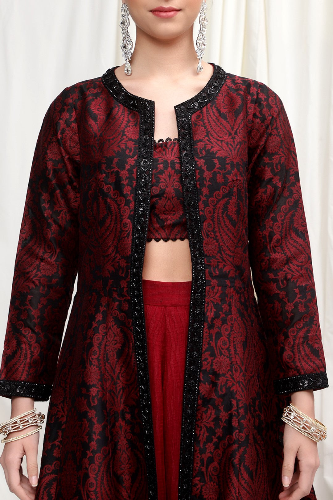 Roop-Sari-Ladies-Suit