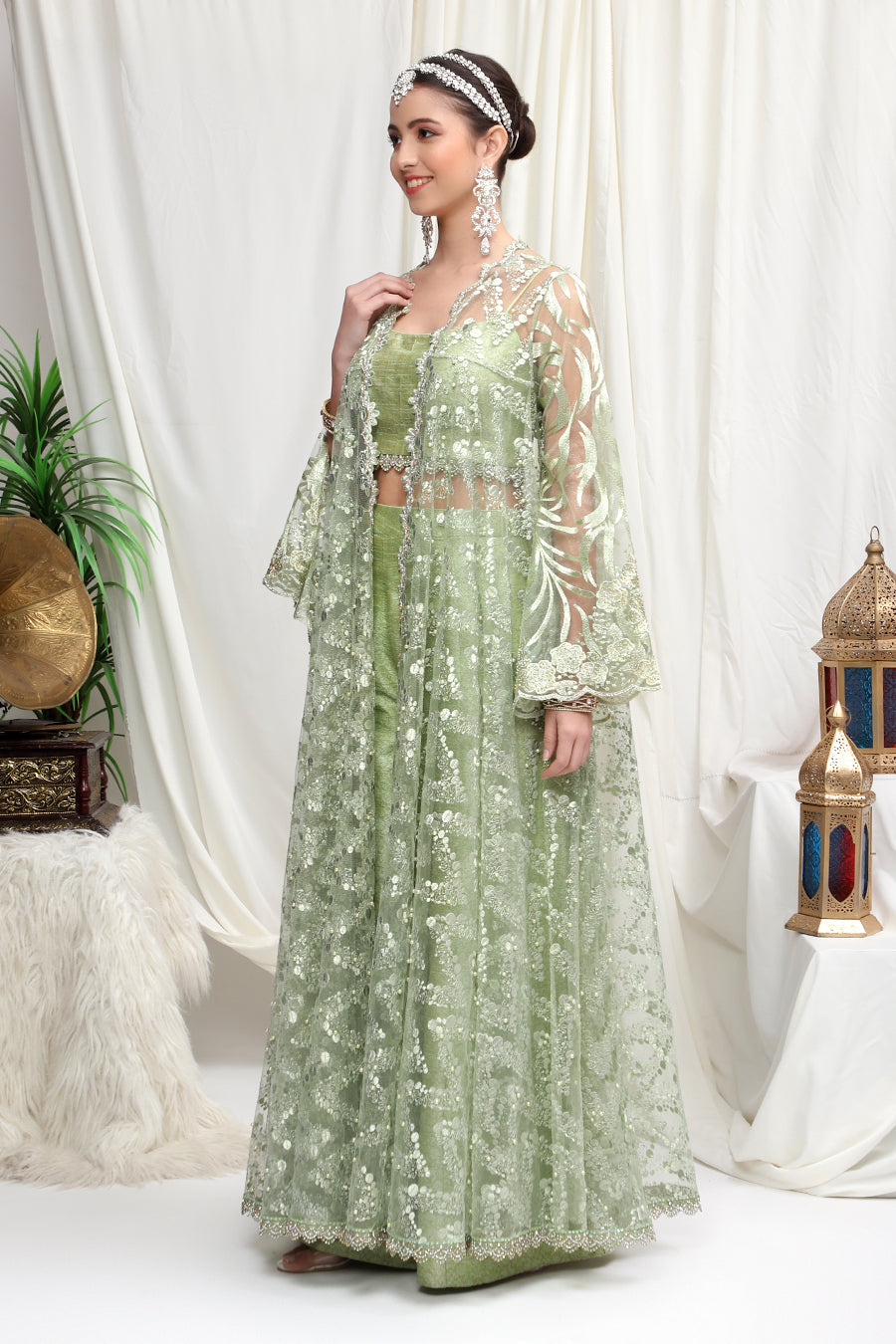 Roop-Sari-Ladies-Suit