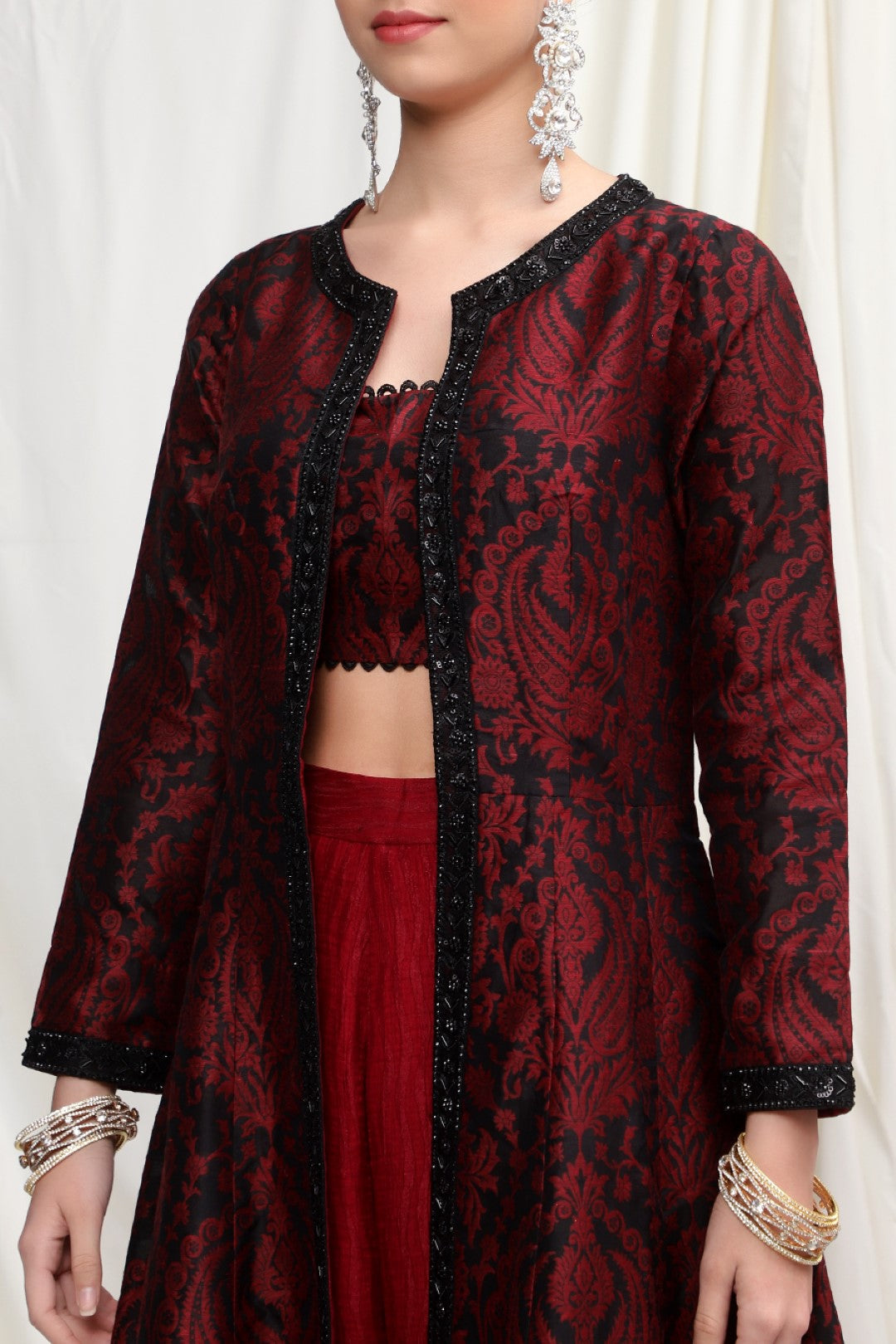 Roop-Sari-Ladies-Suit
