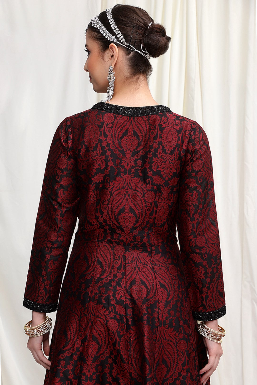 Roop-Sari-Ladies-Suit