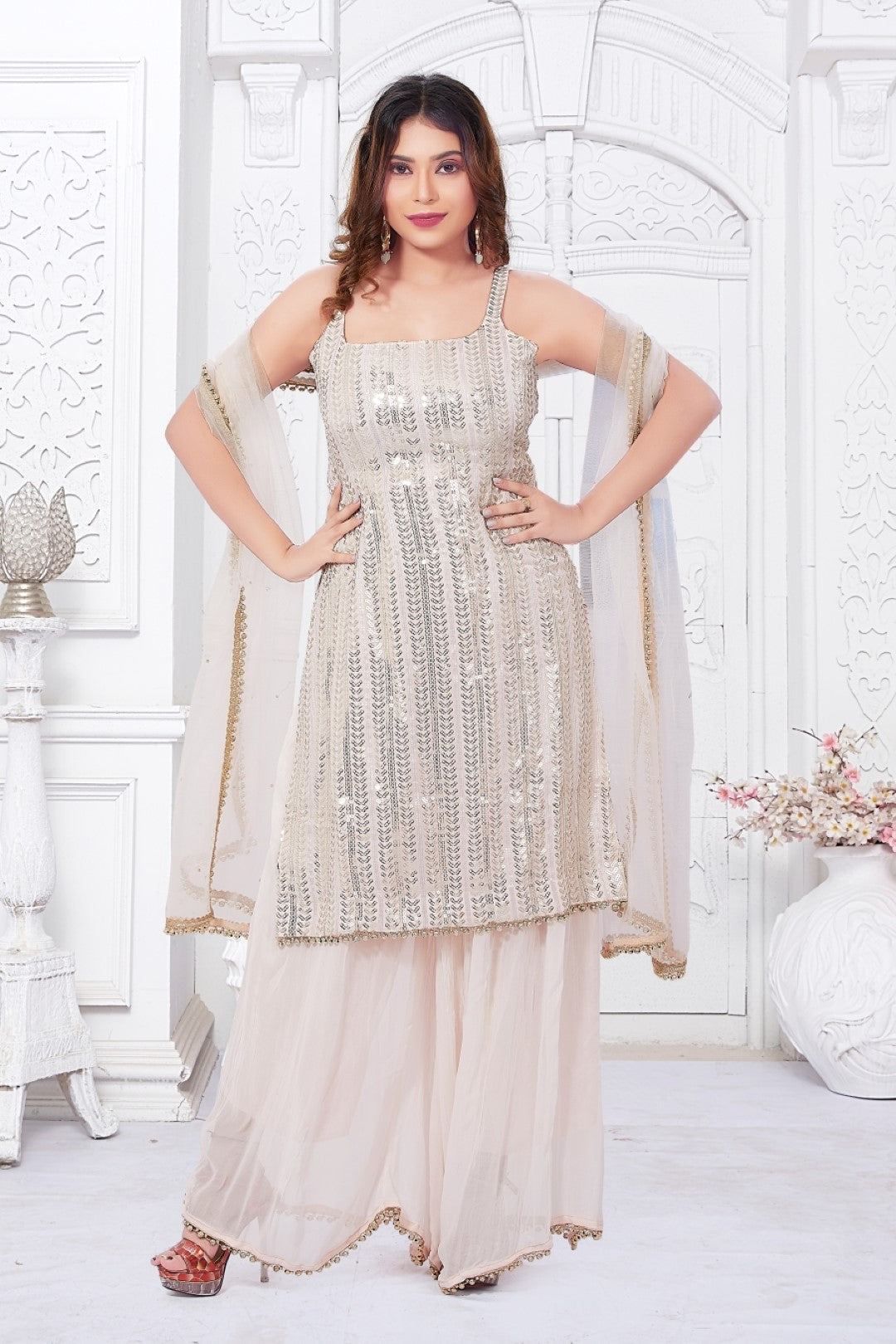 Roop-Sari-Ladies-Suit